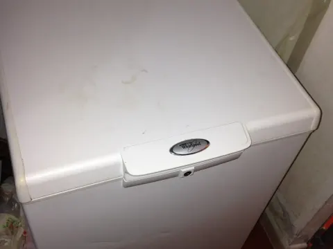 Chest freezer, 200 litres